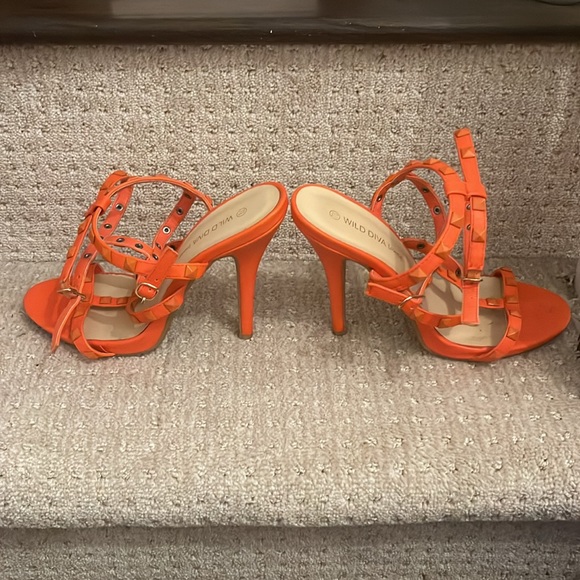 Orange heels - Picture 4 of 4